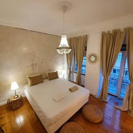 Charming In The Typical Neighborhood Apartament *